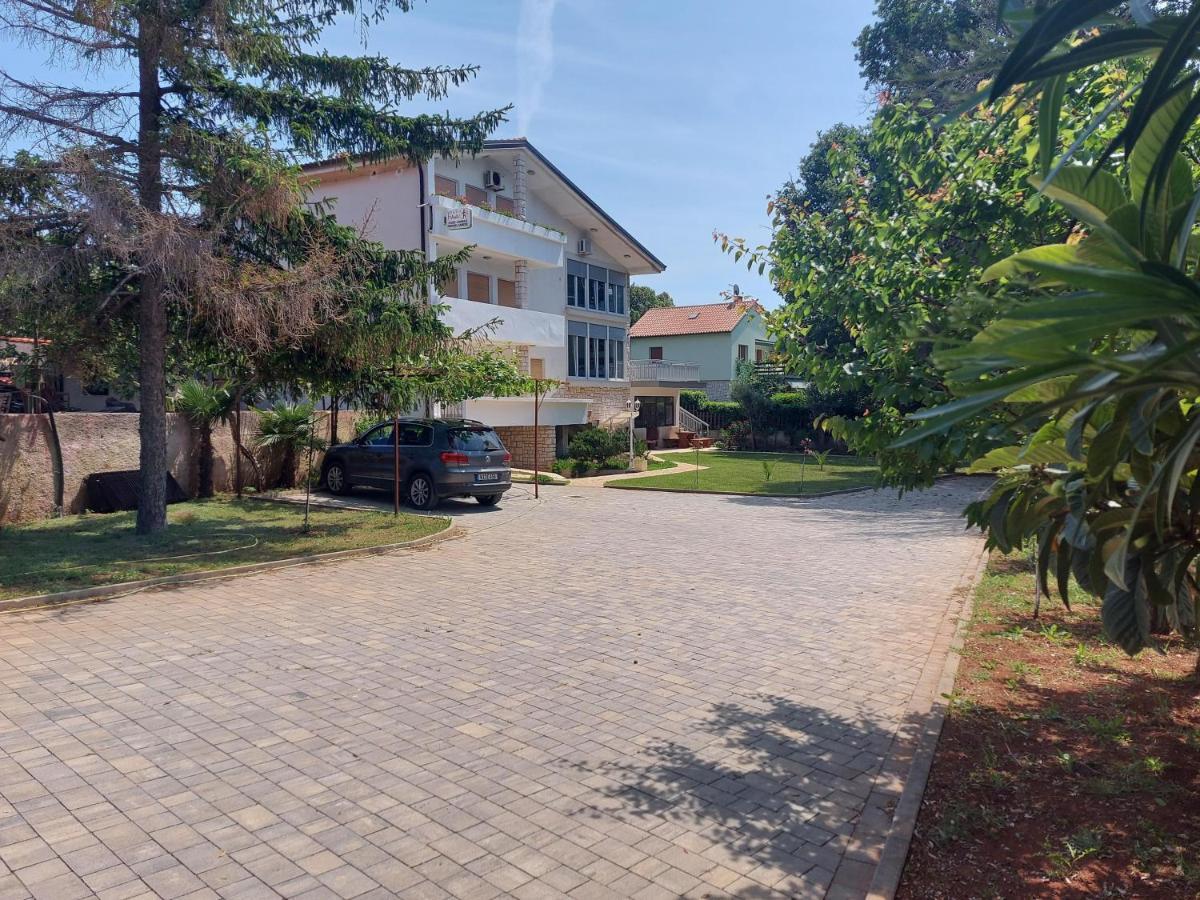 Apartments Hawaii Banjole Eksteriør bilde